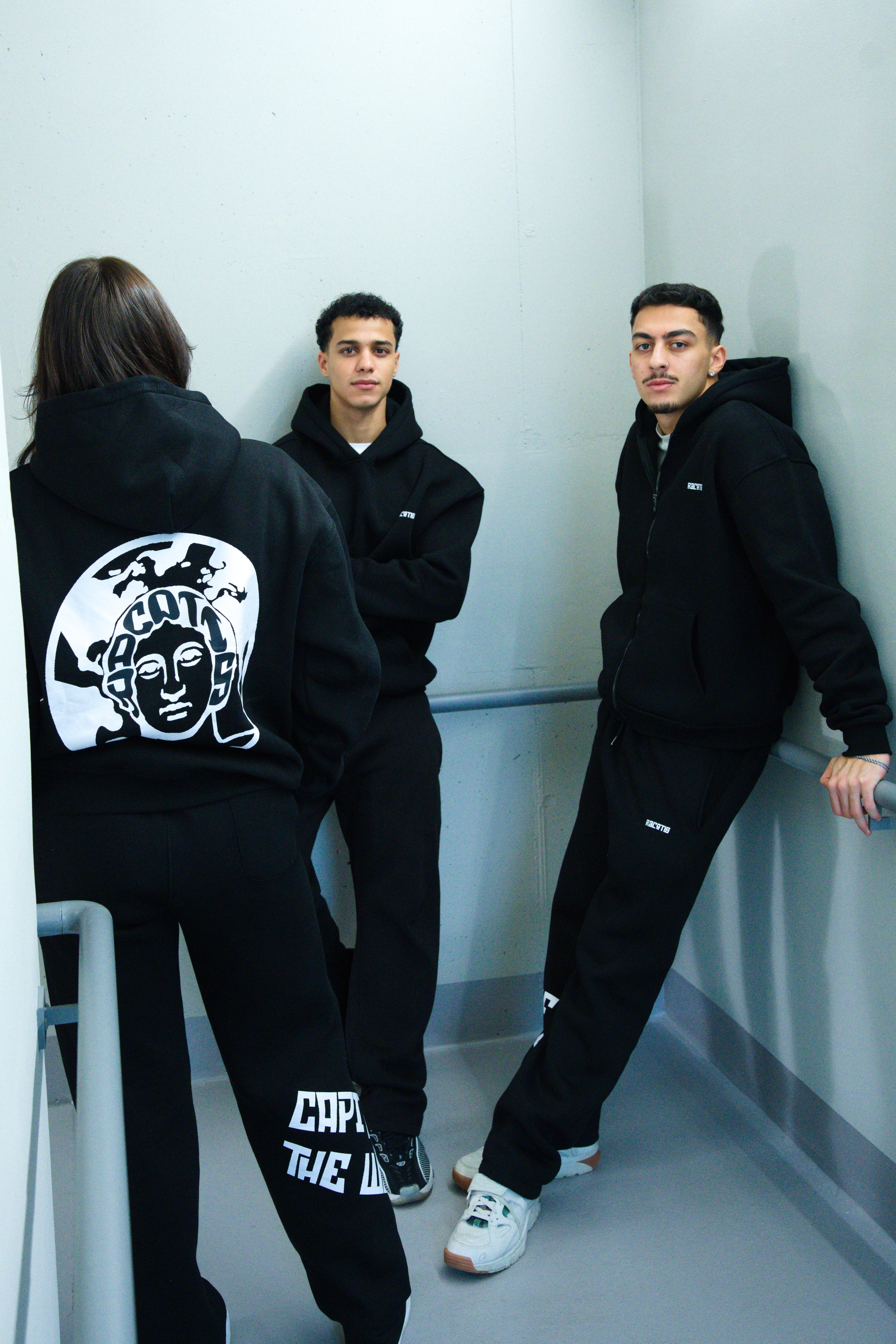 Essential Graphic Zip-Up - Black