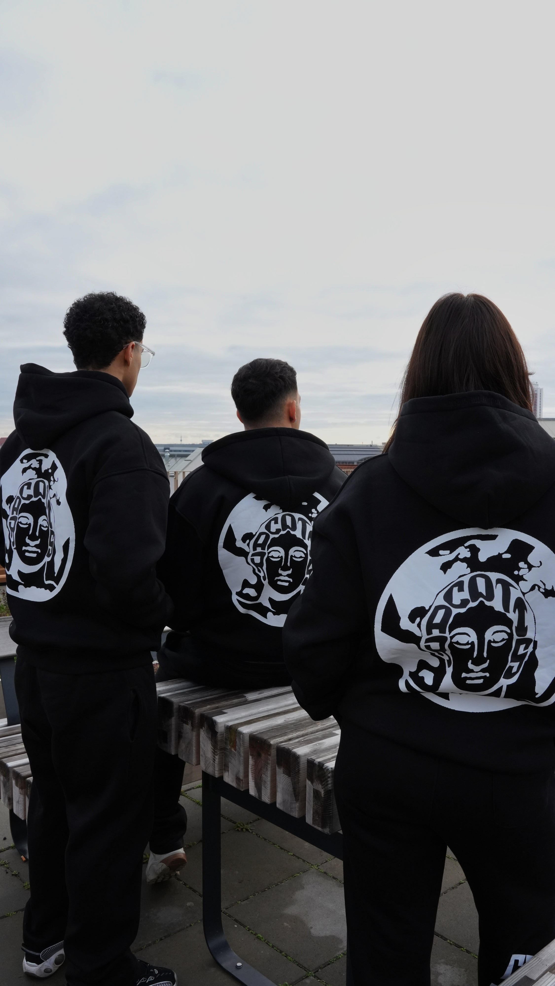 Essential Graphic Zip-Up - Black