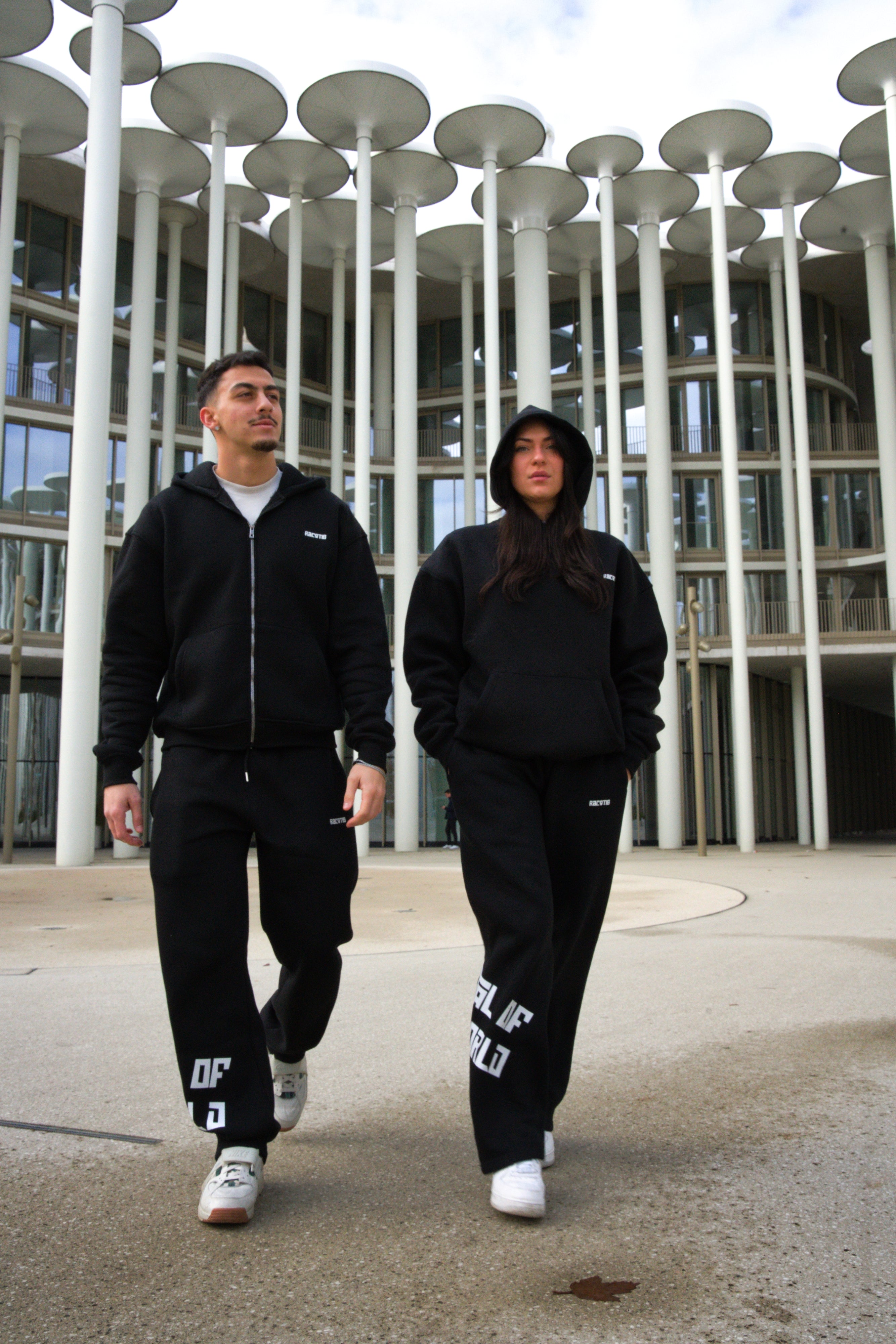 Essential Graphic Sweatpants - Black