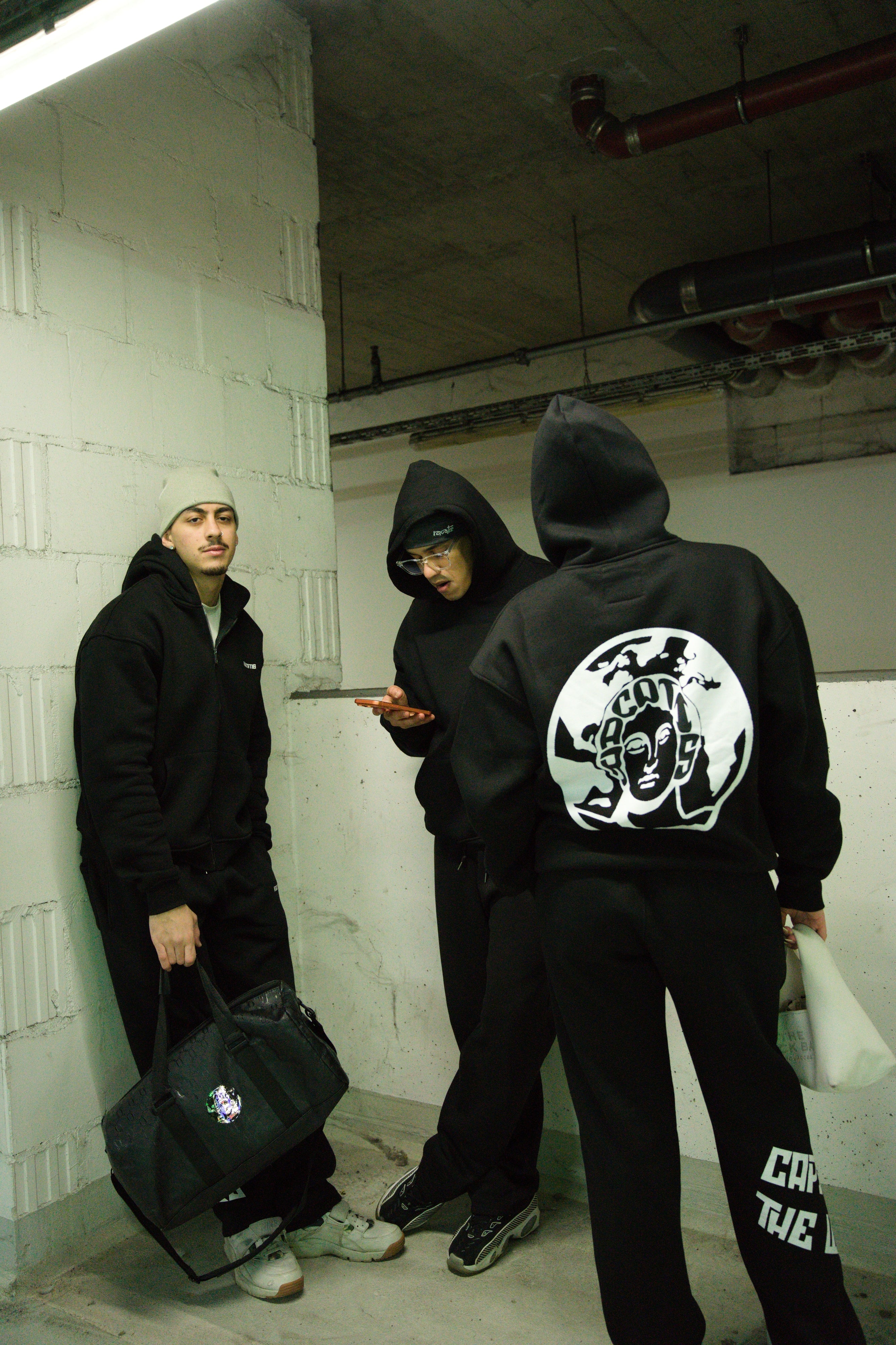 Essential Graphic Sweatpants - Black